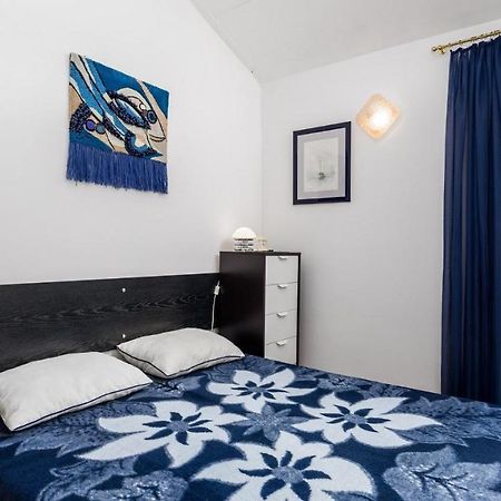 Rona Apartment Aurora Novalja Eksteriør bilde