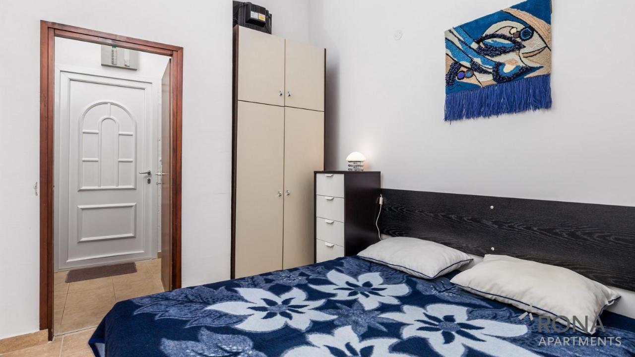 Rona Apartment Aurora Novalja Eksteriør bilde